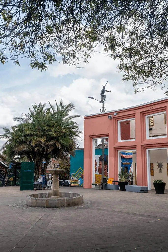 Esta es la ruta de arquitectura y paz por la candelaria, en el centro bogotá Esta es la ruta de arquitectura y paz por la candelaria, en el centro bogotá