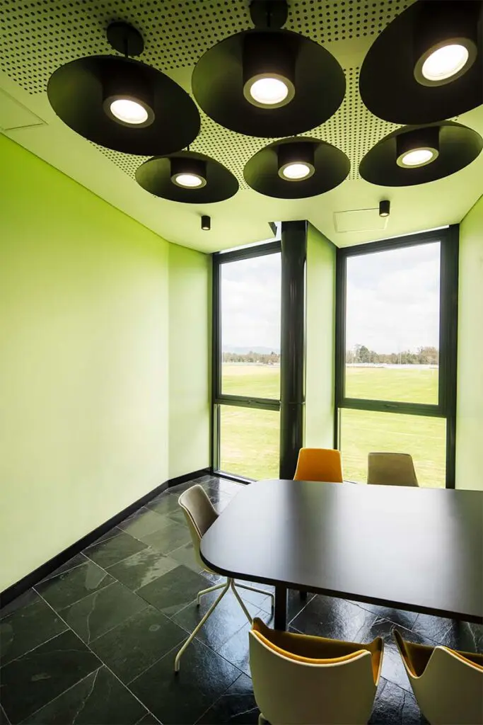 Este edificio universitario es un laboratorio para la innovación y el aprendizaje