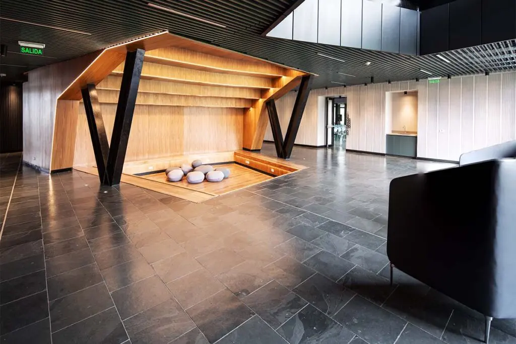 Este edificio universitario es un laboratorio para la innovación y el aprendizaje