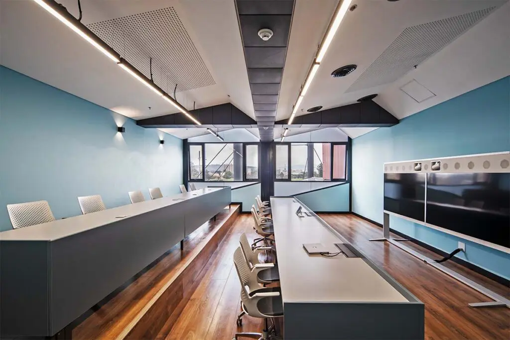 Este edificio universitario es un laboratorio para la innovación y el aprendizaje