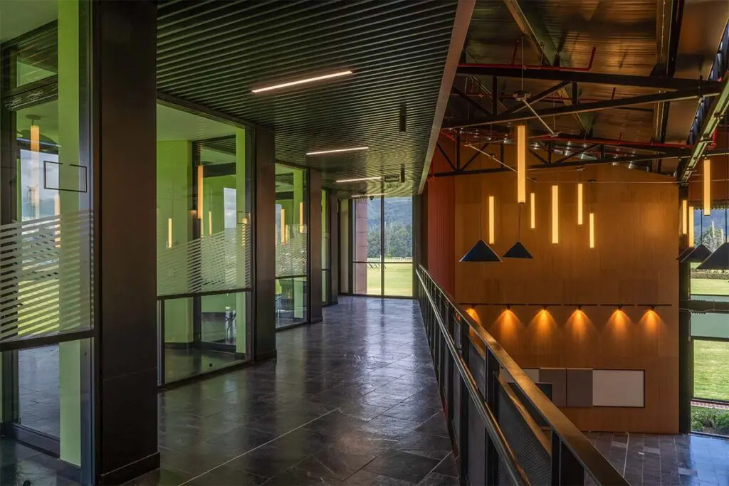 Este edificio universitario es un laboratorio para la innovación y el aprendizaje