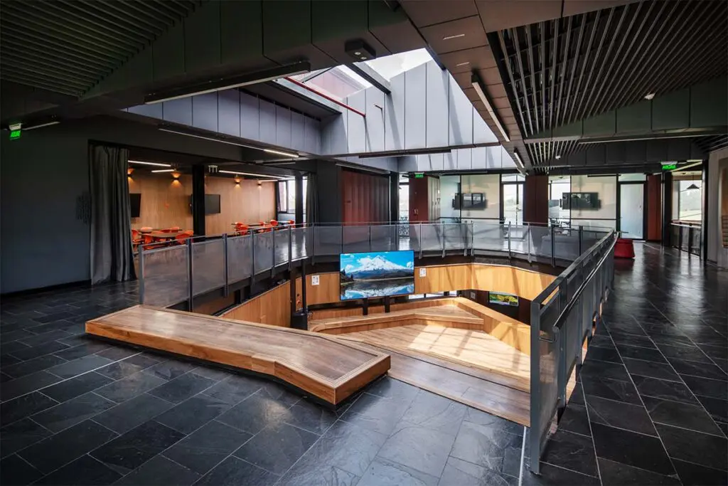 Este edificio universitario es un laboratorio para la innovación y el aprendizaje