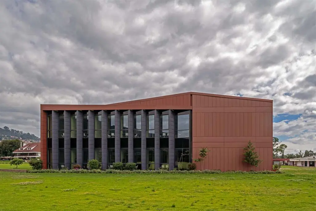 Este edificio universitario es un laboratorio para la innovación y el aprendizaje