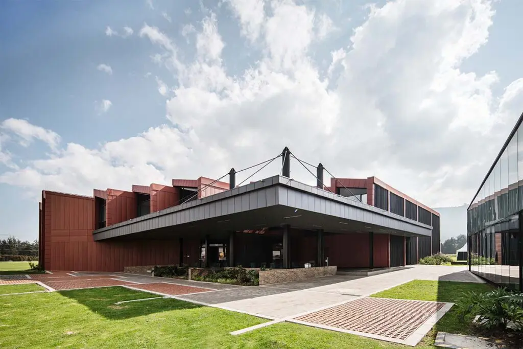 Este edificio universitario es un laboratorio para la innovación y el aprendizaje