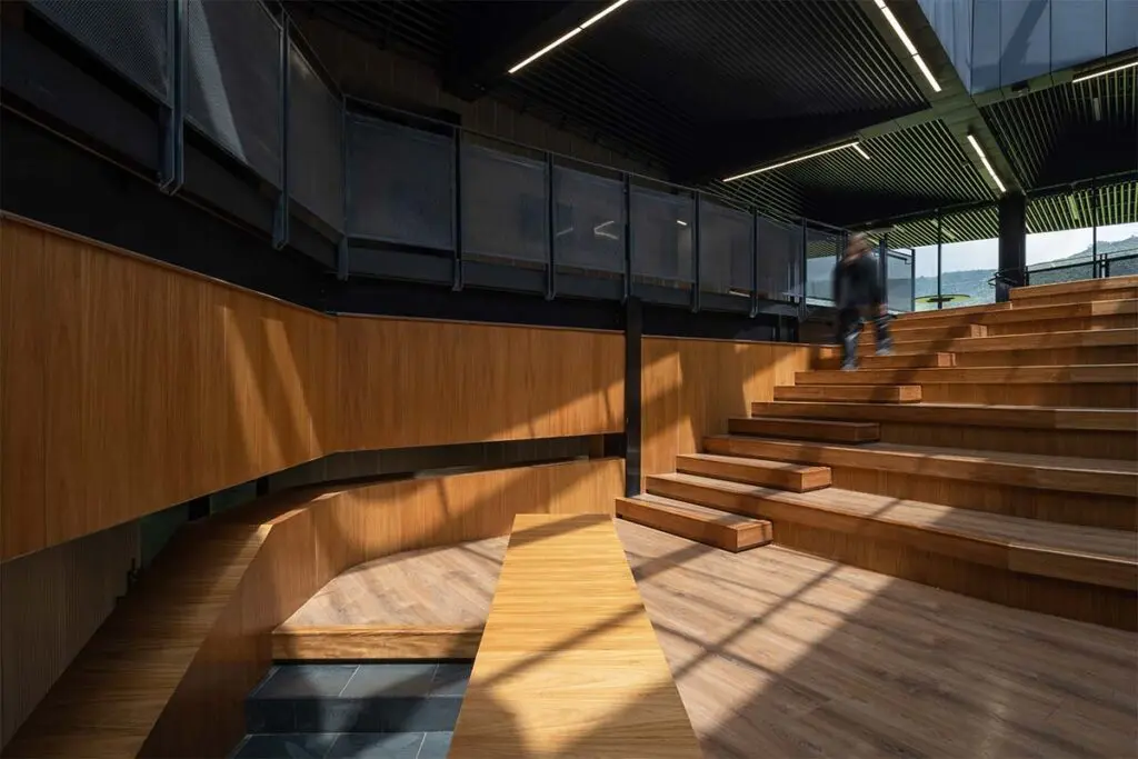 Este edificio universitario es un laboratorio para la innovación y el aprendizaje