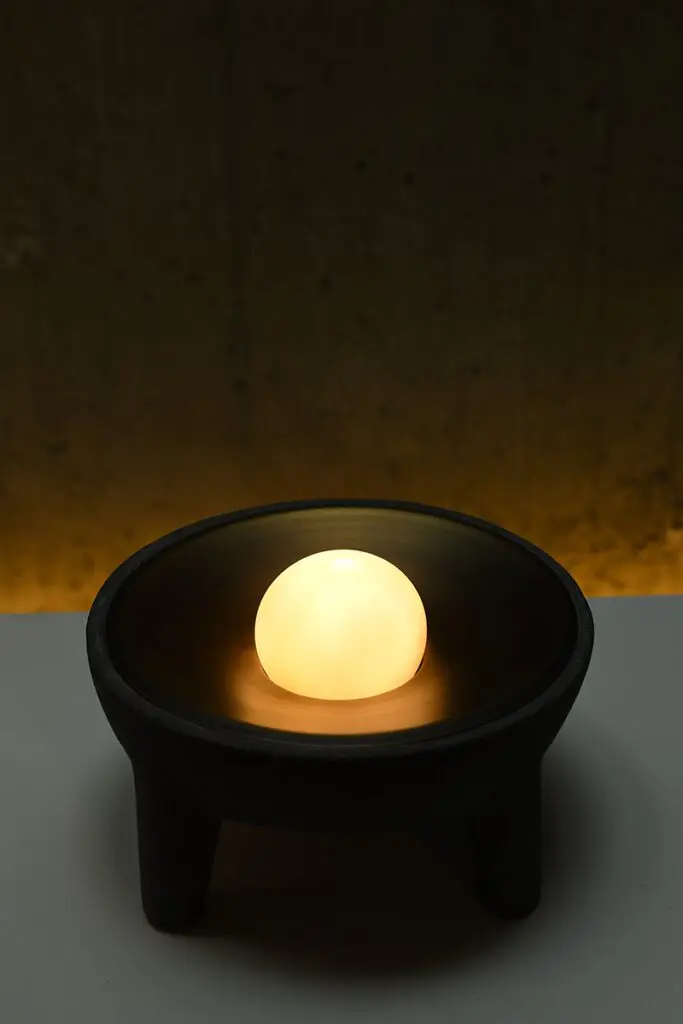 Luminarias en piedra: esculturas de luz hechas por artesanos colombianos