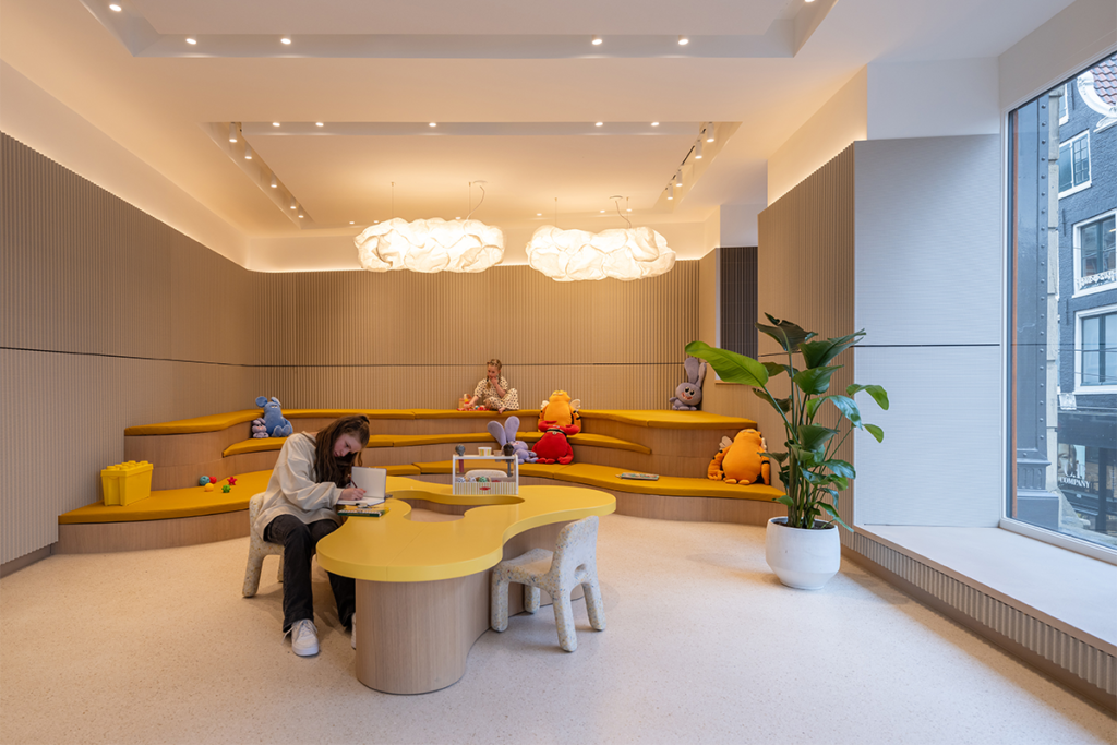 Este edificio es un ejercicio de moderación que guarda la estética del siglo xix