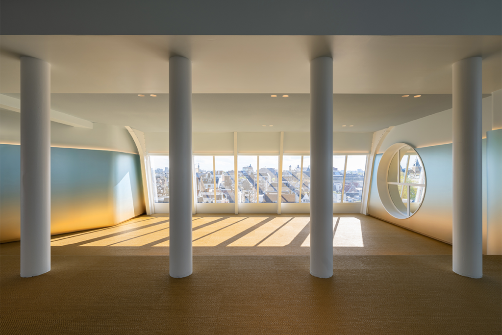 Este edificio es un ejercicio de moderación que guarda la estética del siglo xix