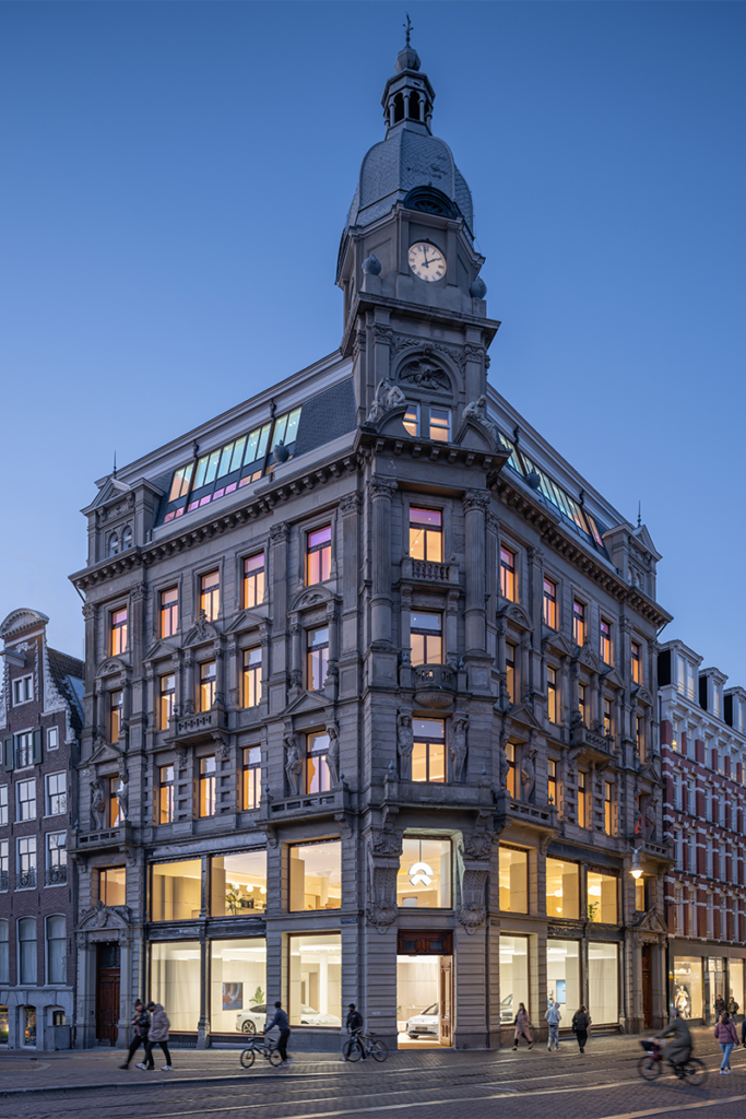 Este edificio es un ejercicio de moderación que guarda la estética del siglo xix