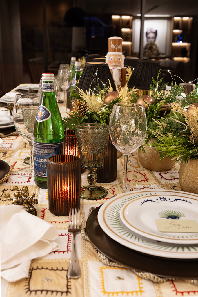 Inspírese en la elegancia y originalidad de la mesa navideña de laura tobón