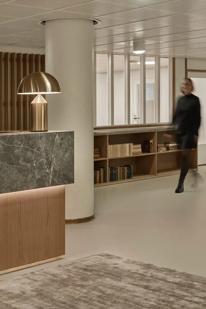 El diseño de estas oficinas en finlandia es la mezcla de un perfecto estilo contemporáneo