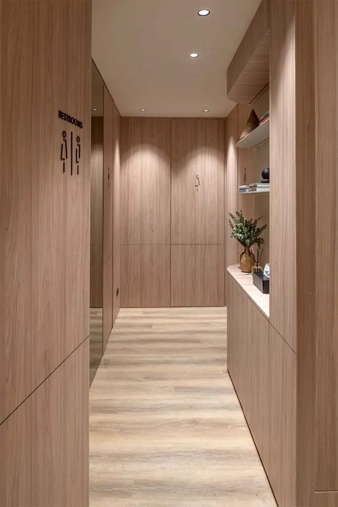 El diseño de una oficina en bogotá inspirada en las mañanas en la montaña