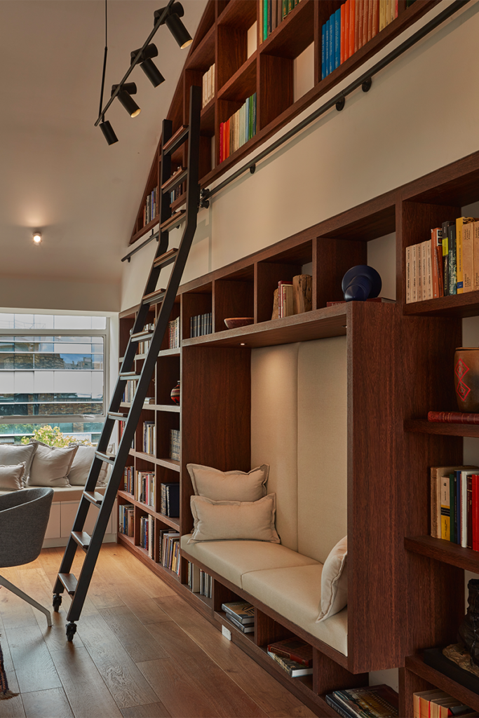 El mayor atributo de esta oficina es que tiene un diseño doméstico y flexible