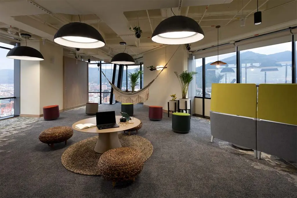 Oficinas que se sienten como hogar: su diseño está inspirado en colombia