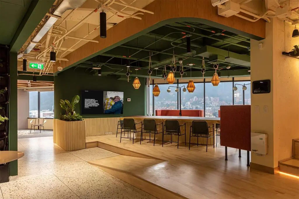 Oficinas que se sienten como hogar: su diseño está inspirado en colombia