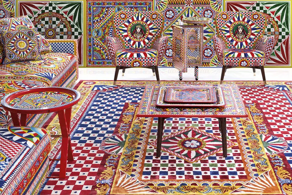 Papel de colgadura por dolce & gabbana casa disponible en papelillo & armonía.