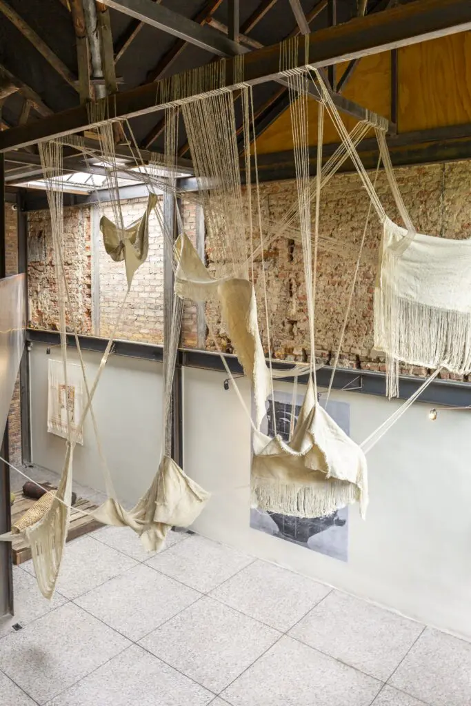 La intervención de una casa ubicada en el barrio san felipe a cargo de yemail arquitectura