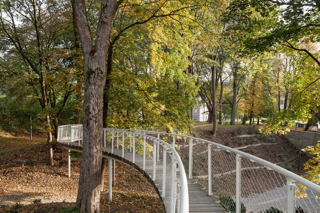 La arquitectura de este parque es un viaje a través del tiempo