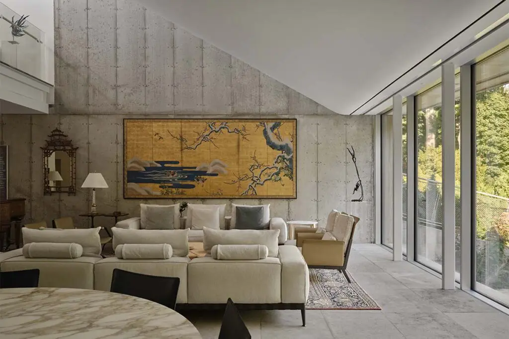 Una casa construida para el futuro: resistente al clima y rodeada de bosque