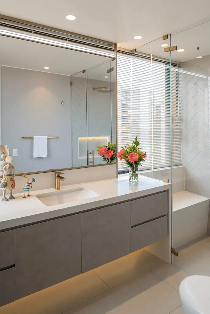 Un apartamento en bogotá remodelado con una estética sostenible