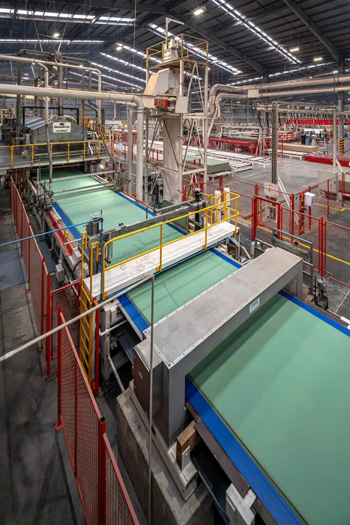 Producir un futuro mejor: reciclar materiales para lograr arquitectura de calidad