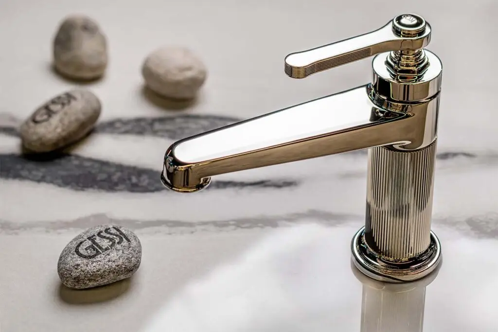 Diseño y sofisticación sin excesos: así es el baño del 2025