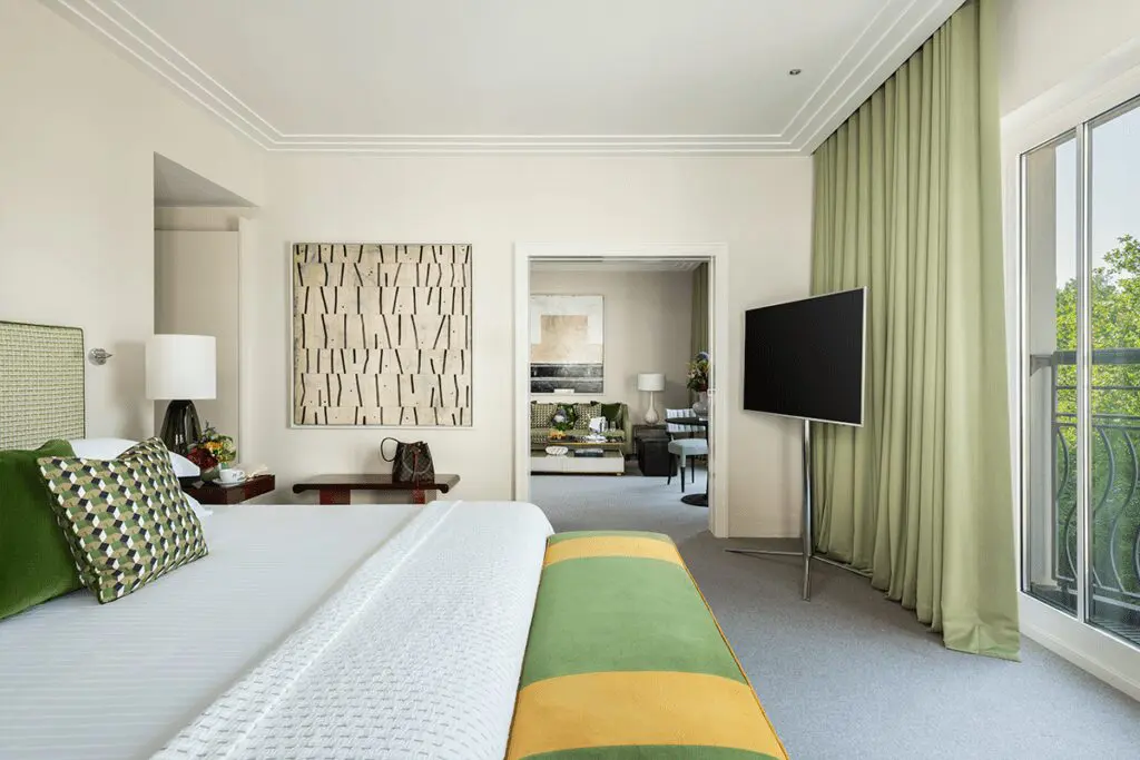 Este hotel es un oasis biofílico inspirado en los jardines botánicos de múnich, alemania Este hotel es un oasis biofílico inspirado en los jardines botánicos de múnich, alemania