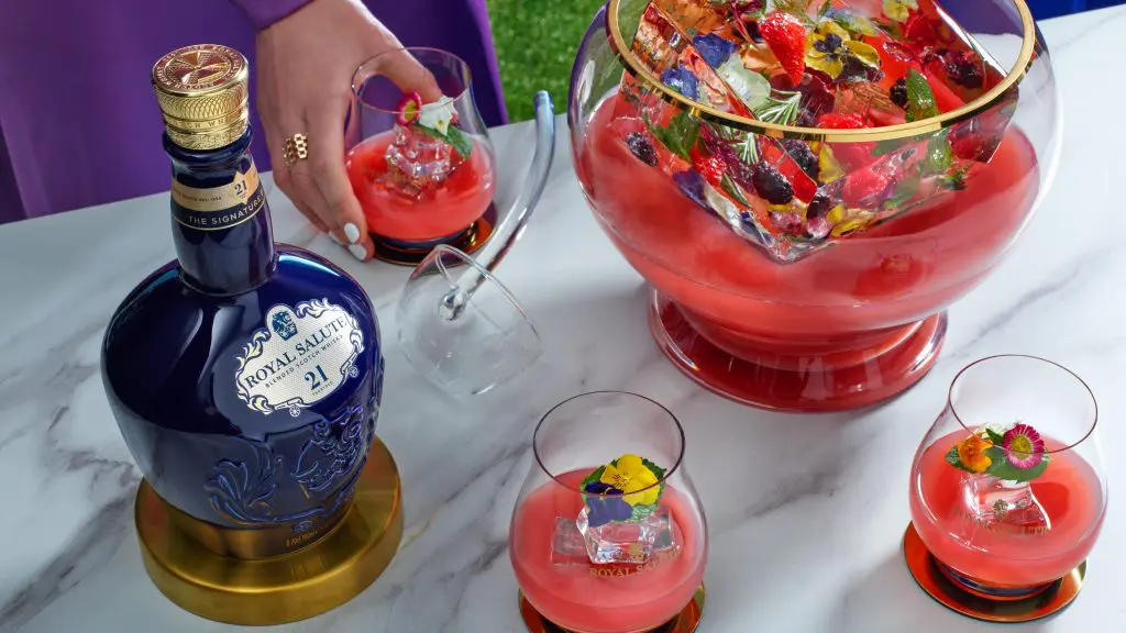 The royal salute, el whisky de la monarquía británica ahora disponible en colombia