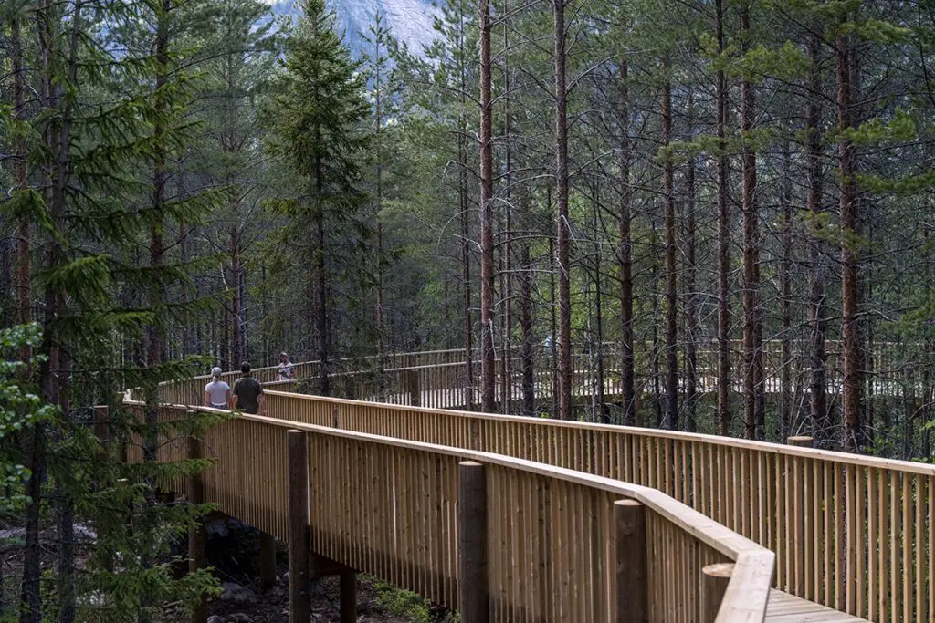 Sobre una montaña de noruega: un diseño arquitectónico en armonía con la naturaleza