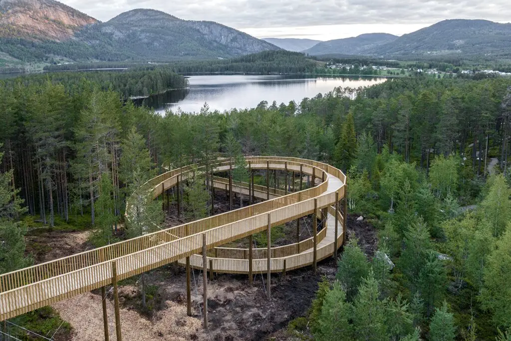 Sobre una montaña de noruega: un diseño arquitectónico en armonía con la naturaleza