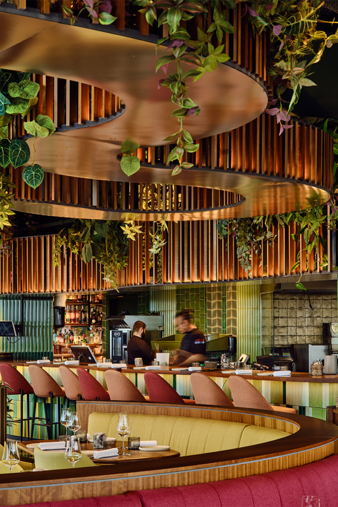 El diseño de este restaurante en ámsterdam es un oasis en el cielo