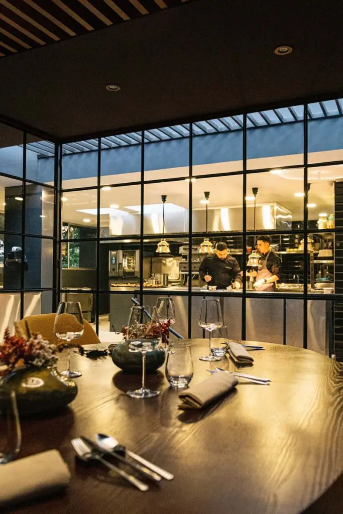 La arquitectura de un restaurante en bogotá que reinterpreta los sabores tradicionales La arquitectura de un restaurante en bogotá que reinterpreta los sabores tradicionales