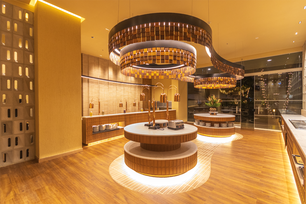 El diseño de este restaurante en pereira está inspirado en la cultura colombiana El diseño de este restaurante en pereira está inspirado en la cultura colombiana