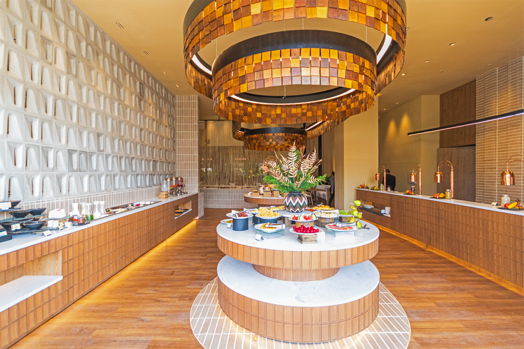 El diseño de este restaurante en pereira está inspirado en la cultura colombiana El diseño de este restaurante en pereira está inspirado en la cultura colombiana