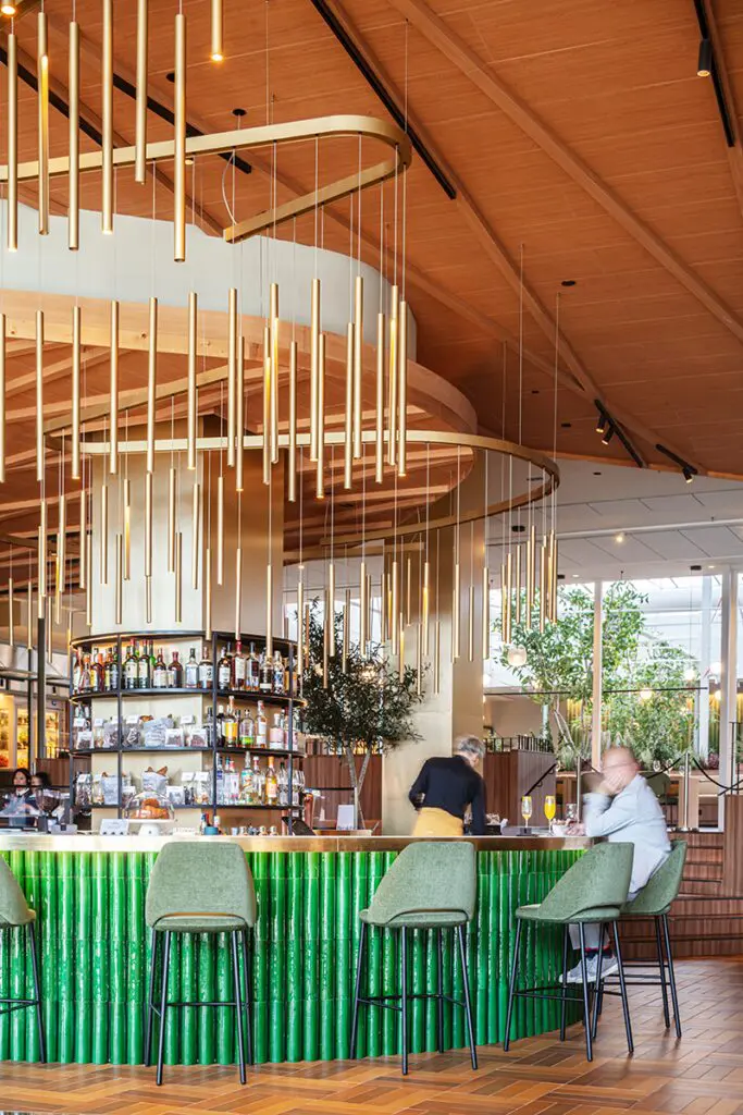 Este restaurante en barcelona tiene un diseño privilegiado, mediterráneo y natural