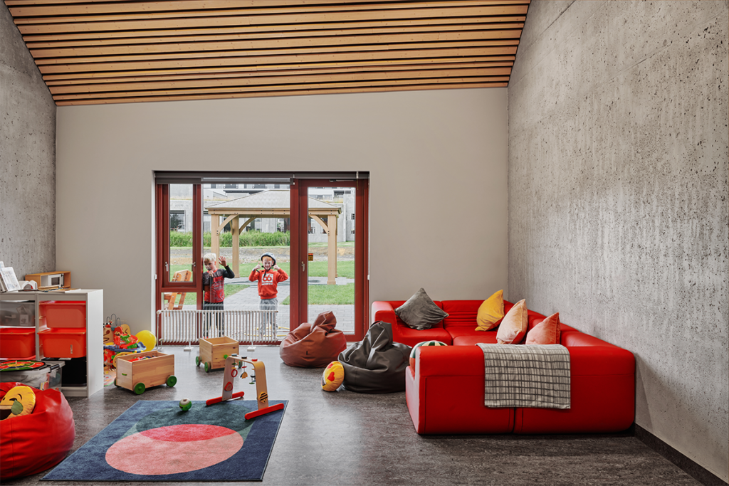 La curiosa arquitectura de un centro comunitario en islandia La curiosa arquitectura de un centro comunitario en islandia