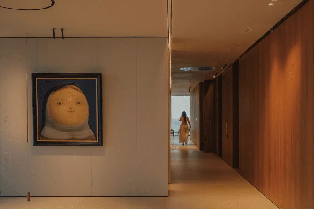 Este apartamento en cartagena tiene un diseño inundado de arte