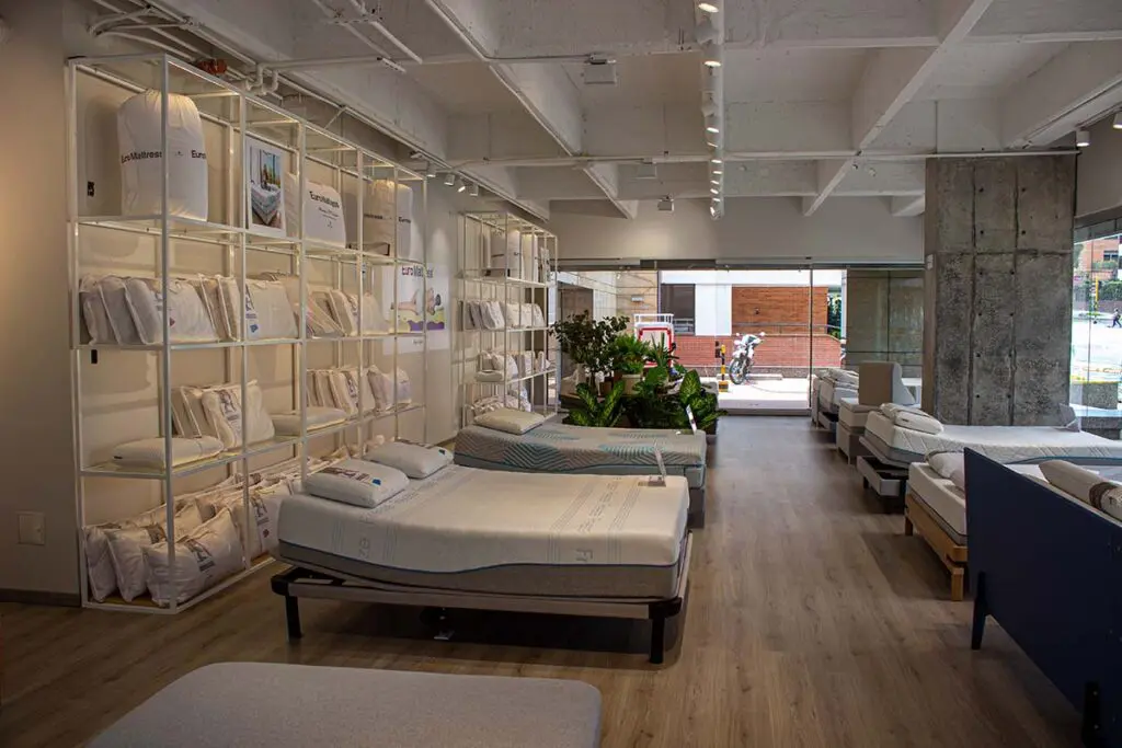 Este ‘showroom’ es un lugar lleno de serenidad, con un diseño sutil y sencillo Este ‘showroom’ es un lugar lleno de serenidad, con un diseño sutil y sencillo