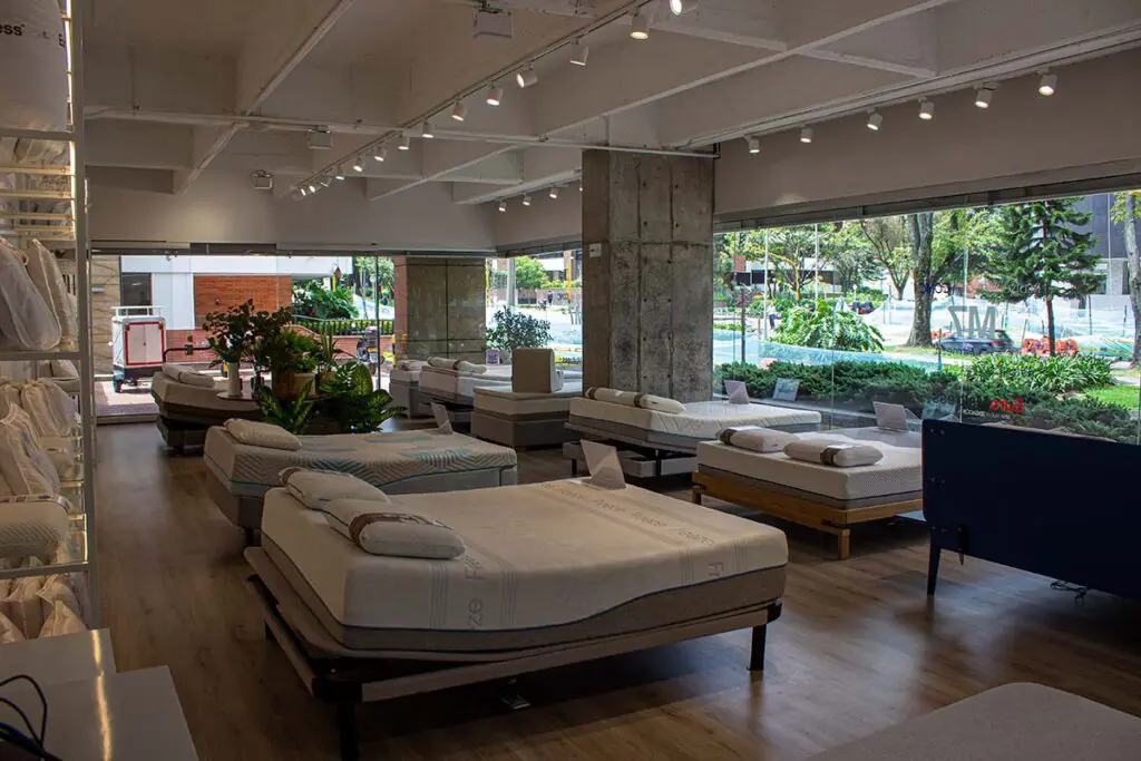 Este ‘showroom’ es un lugar lleno de serenidad, con un diseño sutil y sencillo Este ‘showroom’ es un lugar lleno de serenidad, con un diseño sutil y sencillo