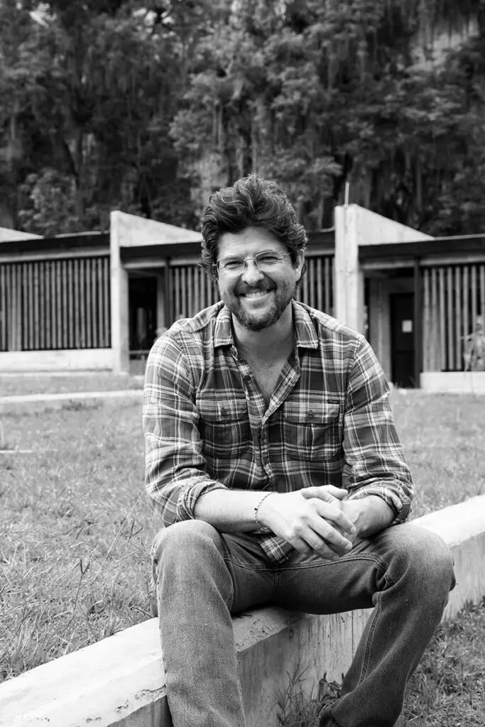 Este es el colegio de crepes & waffles con una arquitectura para la comunidad Este es el colegio de crepes & waffles con una arquitectura para la comunidad