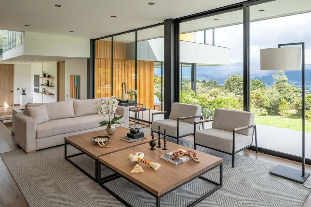 Imponente y acogedora: así es esta casa de contrastes perfectos Imponente y acogedora: así es esta casa de contrastes perfectos