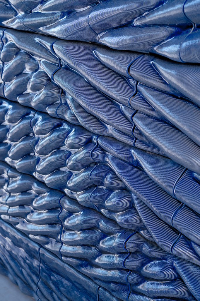 Una obra en países bajos que fusiona el diseño computacional y el vidriado artesanal