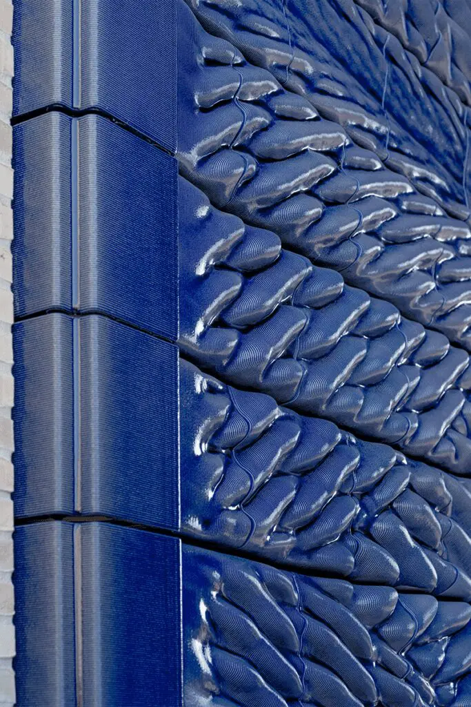 Una obra en países bajos que fusiona el diseño computacional y el vidriado artesanal Una obra en países bajos que fusiona el diseño computacional y el vidriado artesanal