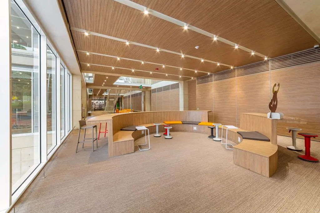 El diseño del centro cívico de la universidad de lo andes cuenta una historia