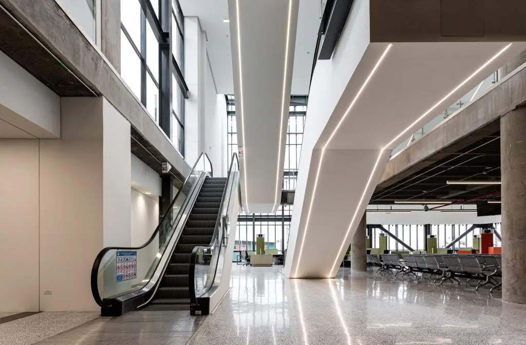 Arquitectura del nuevo supercade del barrio manitas, al sur de bogotá