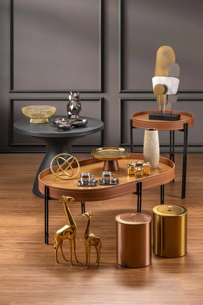 Objetos en metal para decorar espacios