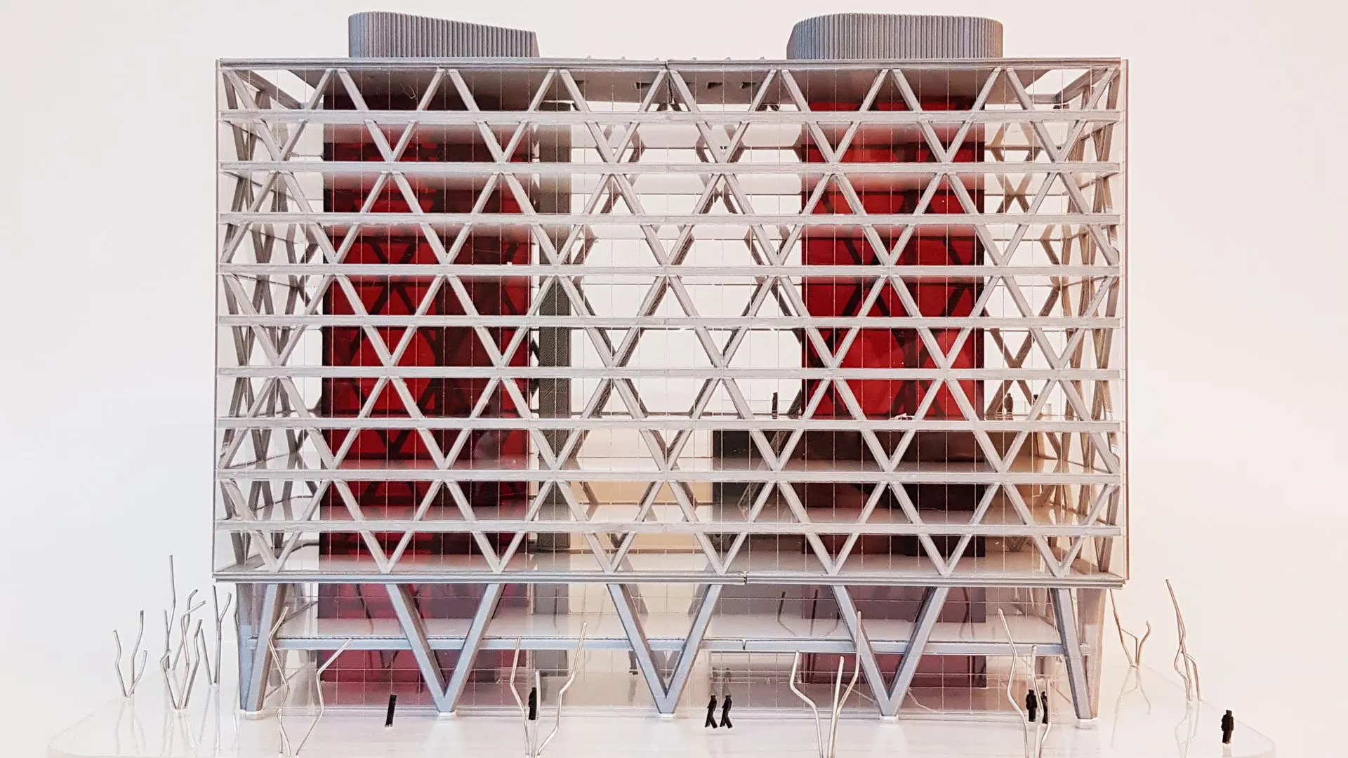 ¿por qué el edificio 8111, al norte de bogotá, tiene columnas en diagonal? ¿por qué el edificio 8111, al norte de bogotá, tiene columnas en diagonal?