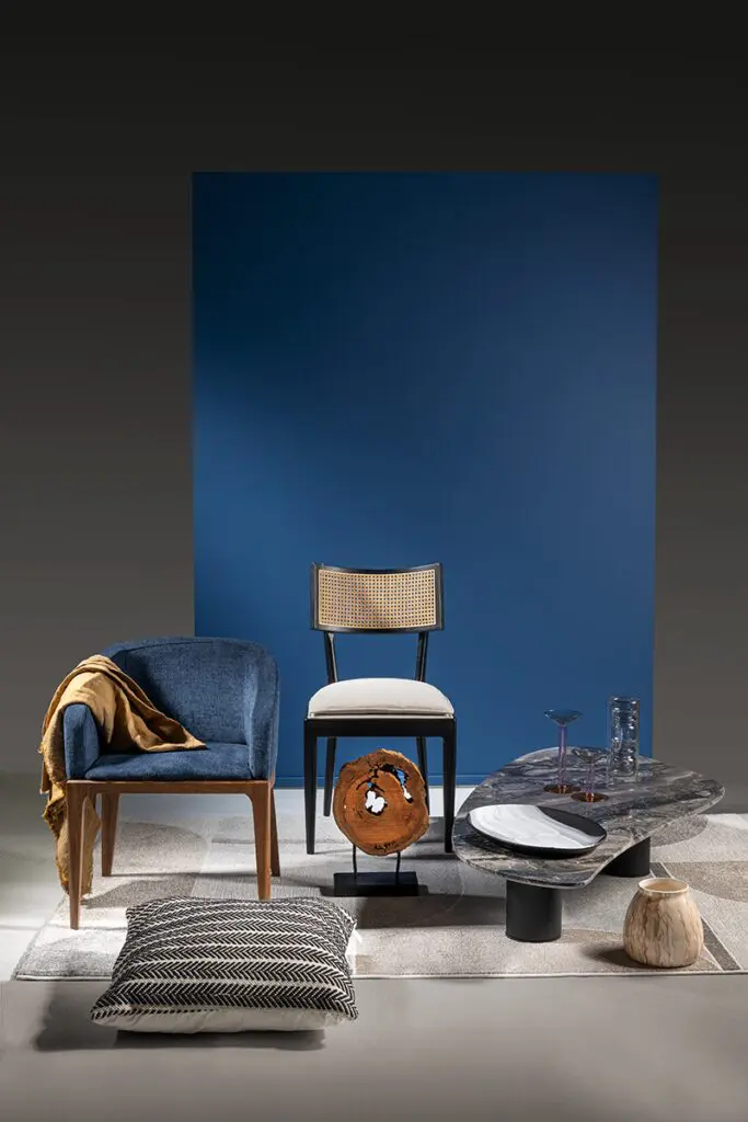 Objetos con un diseño natural que combinado con colores vibrantes generan un espacio sofisticado