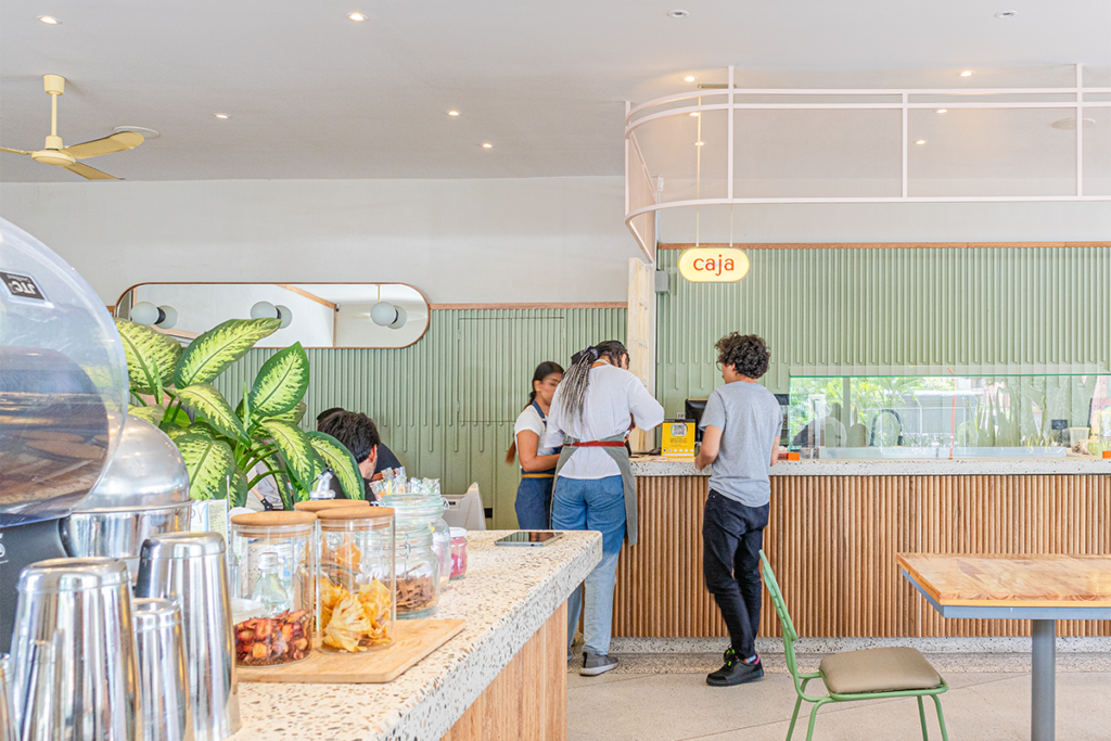 Carisma creativo y materialidad en el estudio de mobiliario bogotano olmo