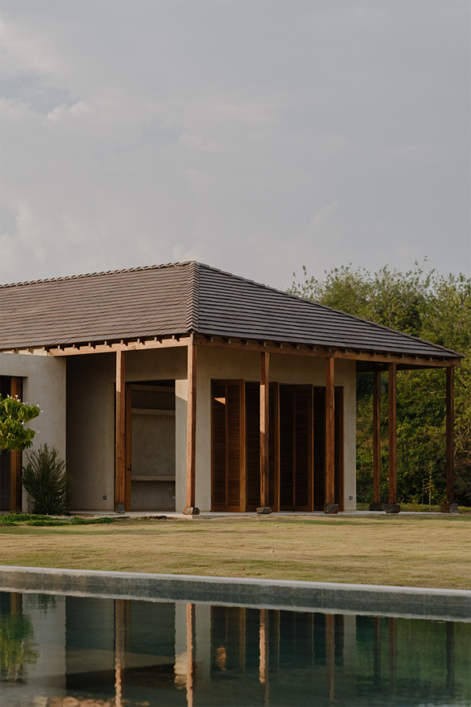 La arquitectura antioqueña de esta casa evoca un mundo de calma